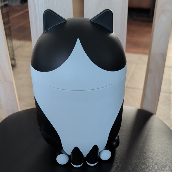 IKEA GREJSMOJS Black and White Cat Container, NWT - Picture 4 of 4